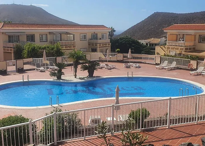 Sunny Garden 1 Bedroom Arona Апартаменты *